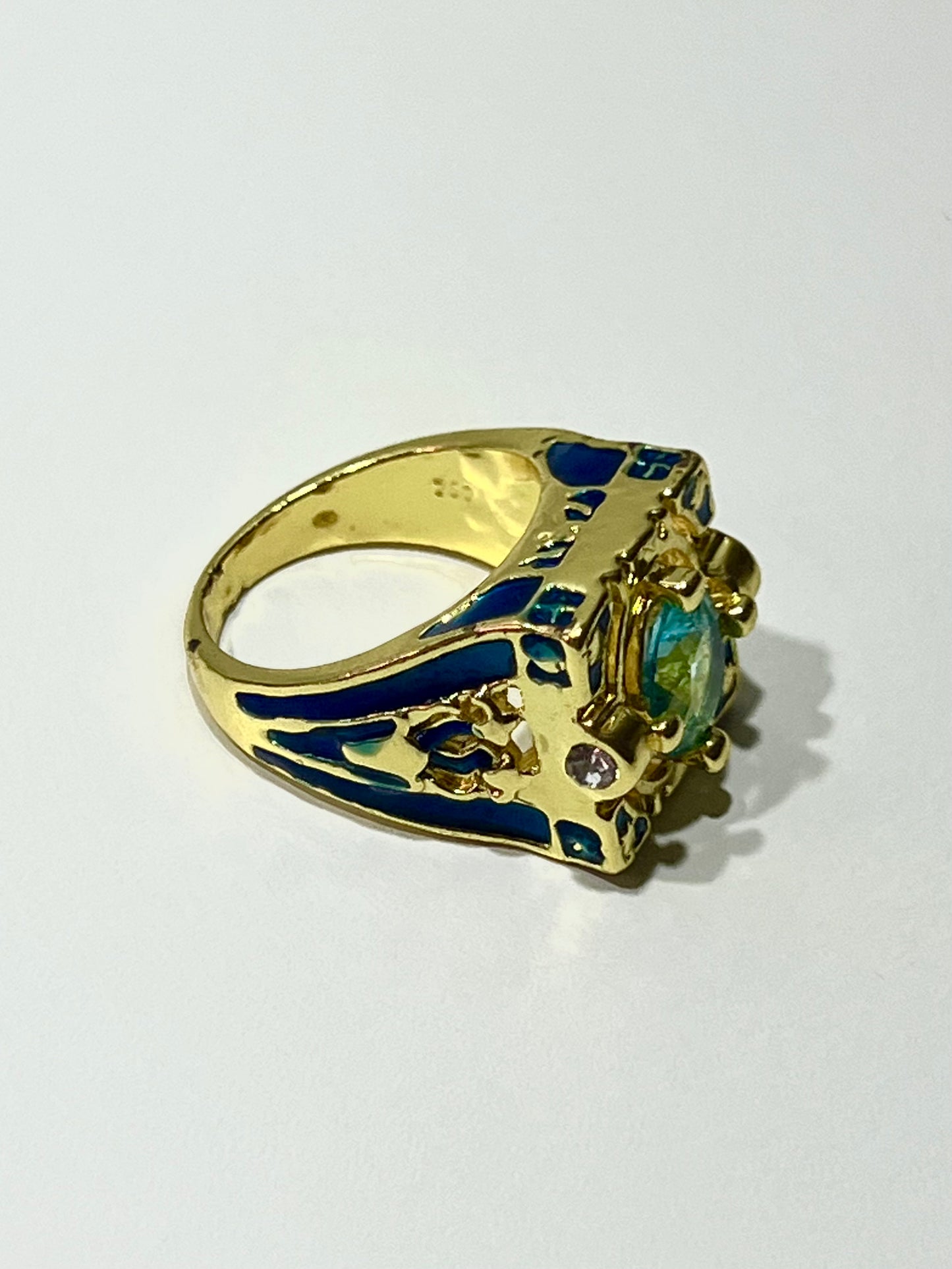 gold vintage ring art nouveau style